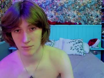 Eddielorr Chaturbate stream image from December 20, 2024
