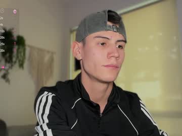 Hey_Cesard Chaturbate stream image from December 20, 2024