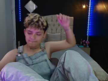 Arescollings Chaturbate stream image from December 20, 2024