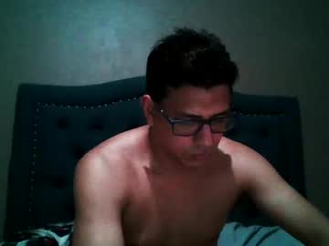 Damnsexy0102 Chaturbate stream image from December 20, 2024