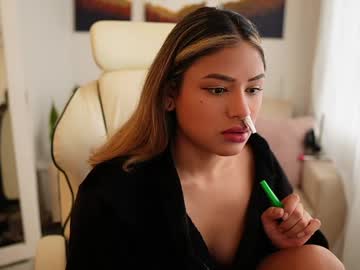 Saraparisi_ Chaturbate stream image from December 20, 2024