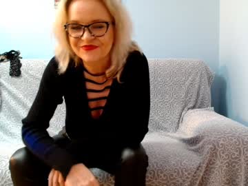 Sexyjennyeu Chaturbate stream image from December 20, 2024