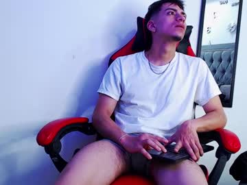 Shine__Boy Chaturbate stream image from December 20, 2024