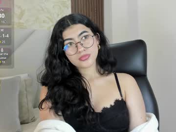 1m_Emily Chaturbate stream image from December 20, 2024