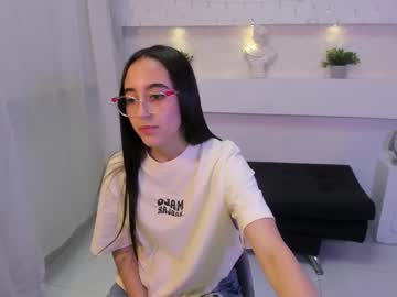 Chloehil2 Chaturbate stream image from December 20, 2024