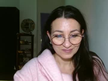 Ginaoneon Chaturbate stream image from December 20, 2024