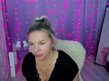 Juliapeachh Chaturbate stream image from December 20, 2024