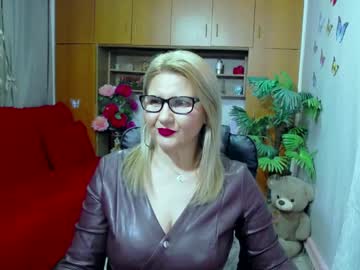 Lucillefenlys Chaturbate stream image from December 20, 2024