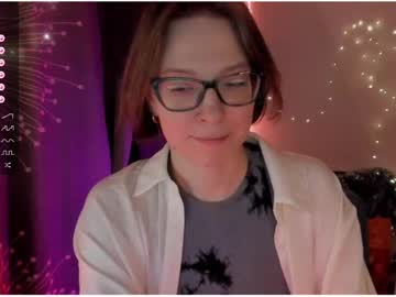 Moon__Girl Chaturbate stream image from December 20, 2024