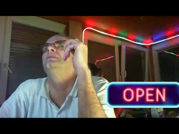 R_2d2_ Chaturbate stream image from December 20, 2024