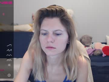 Shy_Moony Chaturbate stream image from December 20, 2024