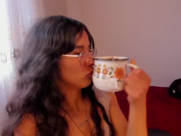 Aluna_0310 Chaturbate stream image from December 20, 2024
