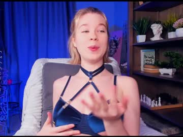 Di_Huny Chaturbate stream image from December 20, 2024
