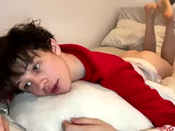 Maplefroggy Chaturbate stream image from December 20, 2024