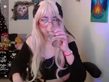Violetassweet Chaturbate stream image from December 20, 2024