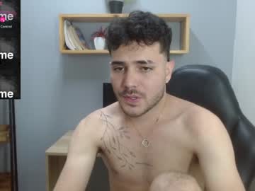Adriantrunk Chaturbate stream image from December 21, 2024