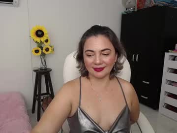 Ana_Hotmilf Chaturbate stream image from December 21, 2024