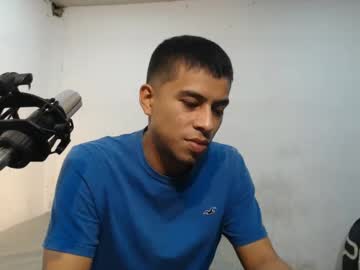 Danielitopapii Chaturbate stream image from December 21, 2024