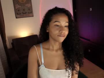 Elenna_Snow Chaturbate stream image from December 21, 2024