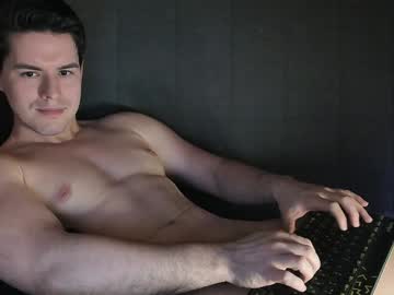 Dennis_Night Chaturbate stream image from December 21, 2024