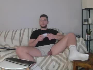 Englishladxxx Chaturbate stream image from December 21, 2024
