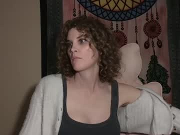 Generouskitten Chaturbate stream image from December 21, 2024