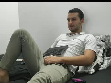 Capgray_Semental Chaturbate stream image from December 21, 2024
