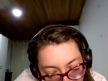 Ezlngirl Chaturbate stream image from December 21, 2024
