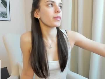 Suzyjames Chaturbate stream image from December 21, 2024
