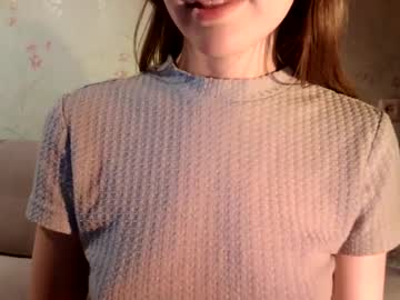 Tinalamoon Chaturbate stream image from December 21, 2024