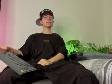Mael_Hot Chaturbate stream image from December 21, 2024