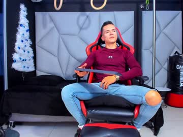 Aydenmillerdom Chaturbate stream image from December 21, 2024