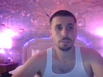 Jennidoesjuli Chaturbate stream image from December 21, 2024