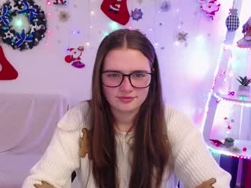 Carolinemill Chaturbate stream image from December 21, 2024