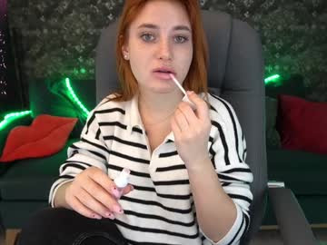 Emilyfoxxi Chaturbate stream image from December 21, 2024