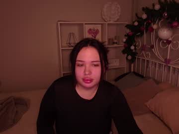 Krissmoss Chaturbate stream image from December 21, 2024