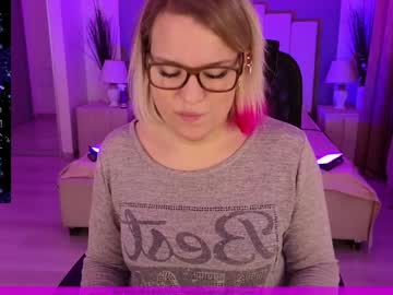 Evashinygirl Chaturbate stream image from December 21, 2024