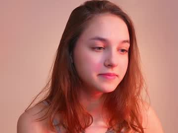 Julli_A Chaturbate stream image from December 21, 2024