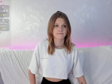 Evegoldie Chaturbate stream image from December 21, 2024
