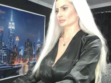 Laras_Moans Chaturbate stream image from December 21, 2024