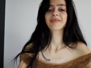 Siliconetits_Brunette Chaturbate stream image from December 21, 2024