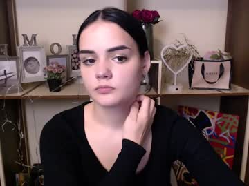 Monikatelli_ Chaturbate stream image from December 21, 2024