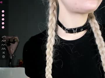 Nicole_Yo Chaturbate stream image from December 21, 2024