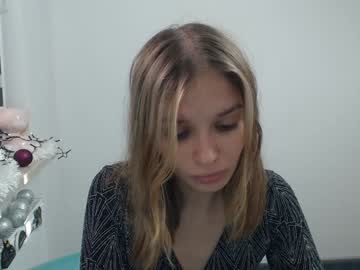 Vivien_Slender Chaturbate stream image from December 21, 2024