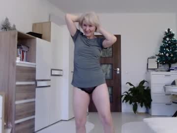 Jasmin18v Chaturbate stream image from December 21, 2024