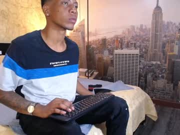 Kevinhoo_ Chaturbate stream image from December 21, 2024
