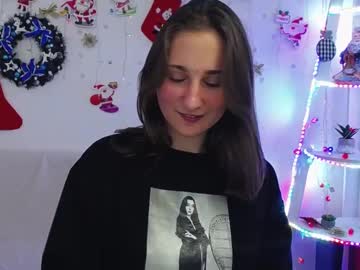 Michellee11 Chaturbate stream image from December 21, 2024