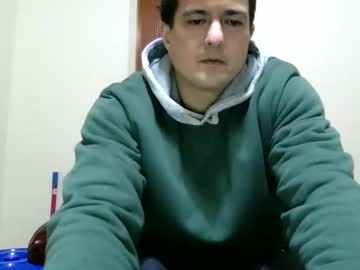 Jhwozy Chaturbate stream image from December 21, 2024