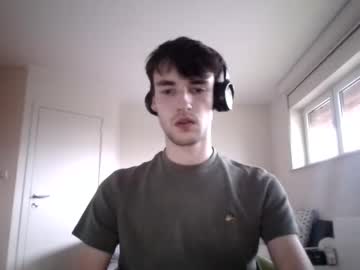 Lennert2408 Chaturbate stream image from December 21, 2024