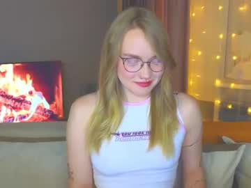 Aurora_Golden Chaturbate stream image from December 21, 2024